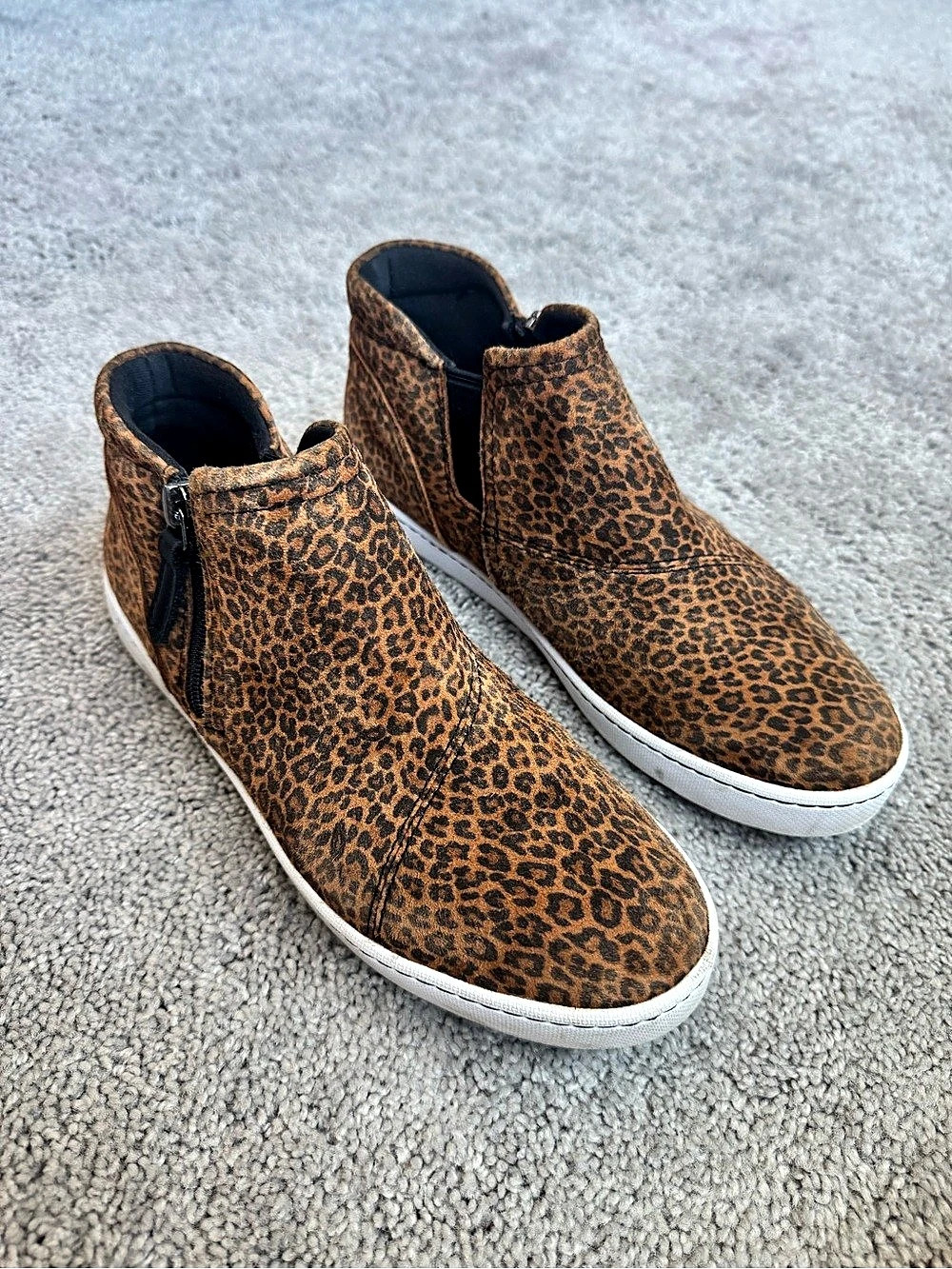 Clarks Leopard Print Sneakers US 7.5